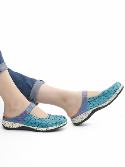 SOCOFY Comfy Hollow Out Closed Toe Slip On Casual Wearable Flat Clog Shoes Backless Mules Sandals