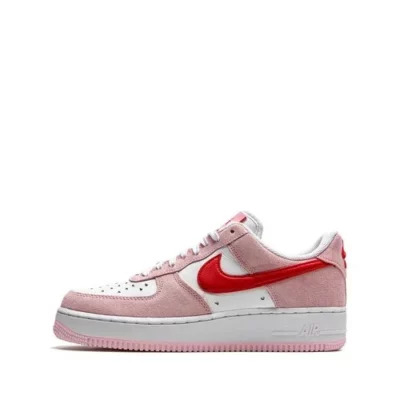 NIKE AIR FORCE 1 LOW "VALENTINE'S DAY LOVE LETTER" SNEAKERS - PINK
