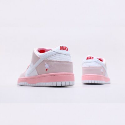 Nike SB Dunk Pigeon Pink