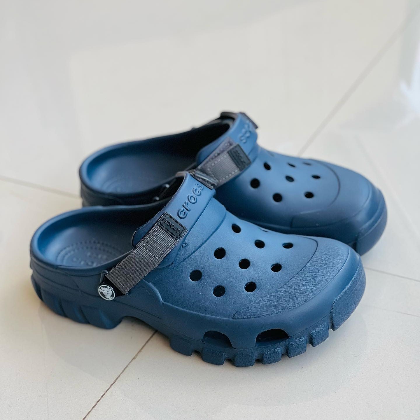 Crocs Literide Clog Blue-Black Sandal | Buy Online At The Best Price In ...
